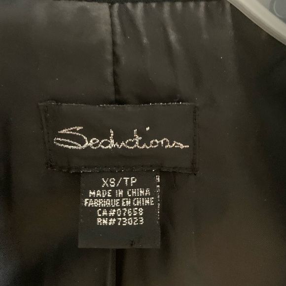 Black one button blazer - Picture 2 of 2